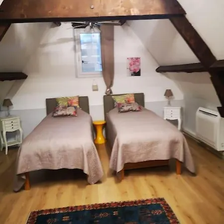 Dom wakacyjny Maison Climatisee Avec Jacuzzi A 10 Min De
