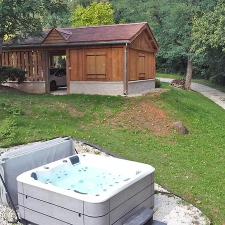 Maison Climatisee Avec Jacuzzi A 10 Min De Holiday home